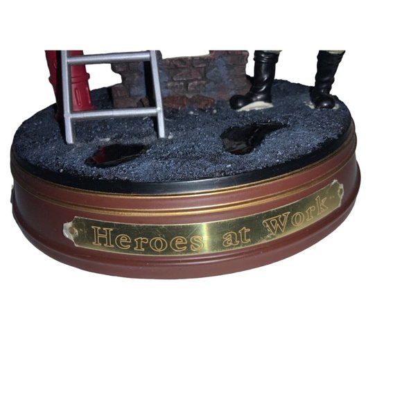 Bradford Exchange Firemen " Heroes At Work " Limited Firefighter Series Figurine - Picture 3 of 9